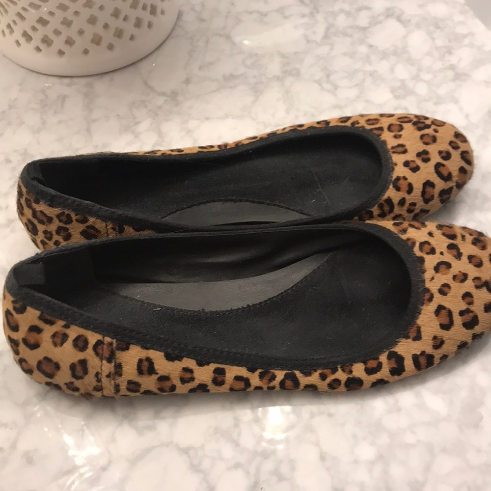 Women’s leopard size 8 Gap flats